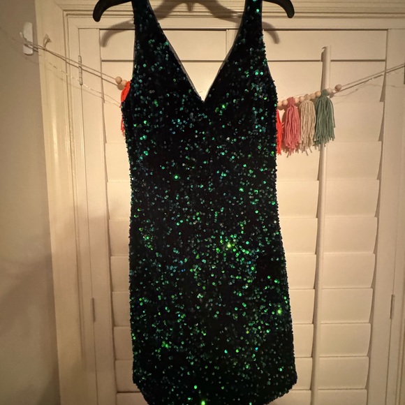Homecoming dress - Picture 1 of 3